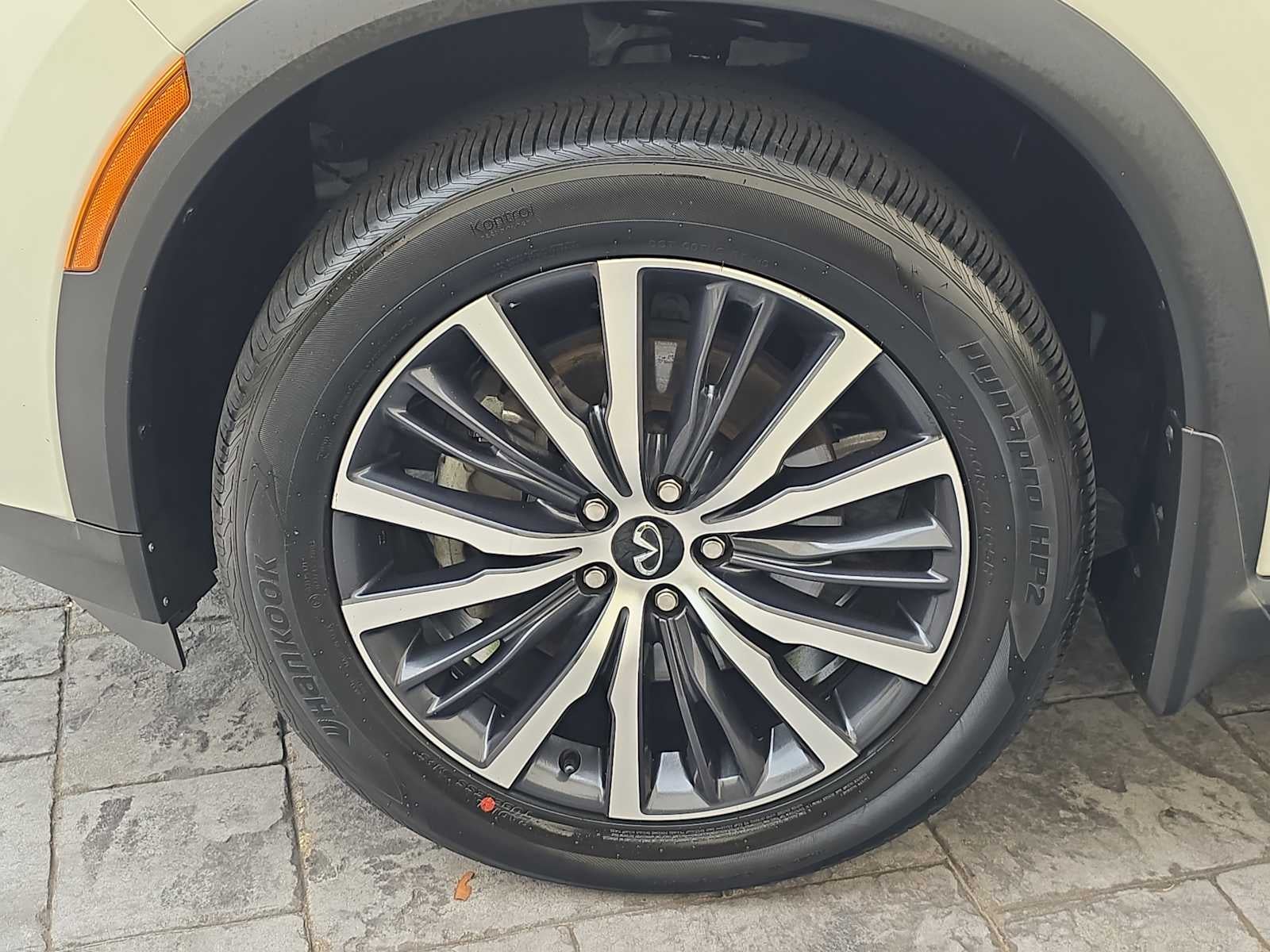 2023 INFINITI QX60 SENSORY