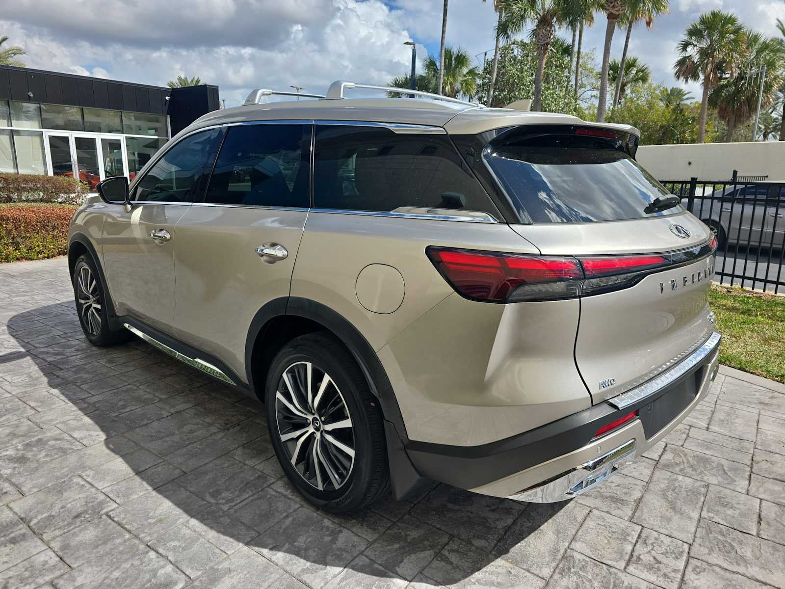 2022 INFINITI QX60 SENSORY