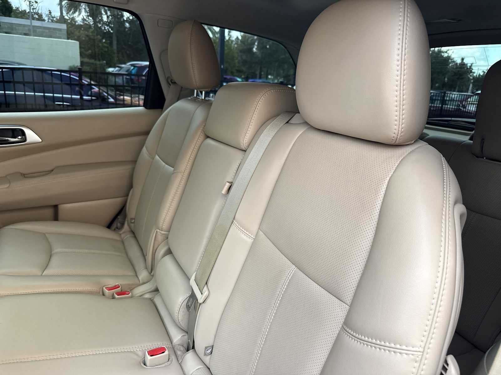 2017 Nissan Pathfinder Platinum