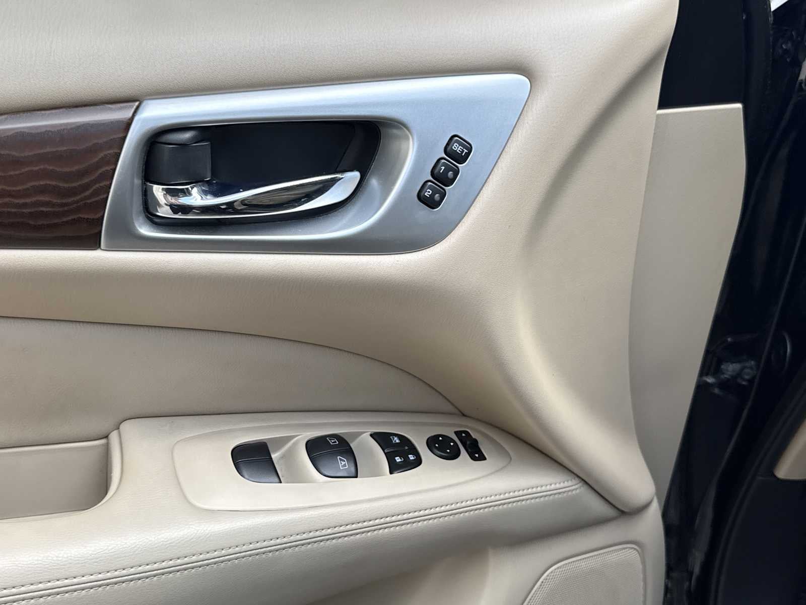 2017 Nissan Pathfinder Platinum