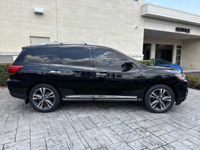 2017 Nissan Pathfinder Platinum