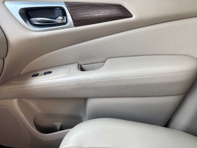 2017 Nissan Pathfinder Platinum