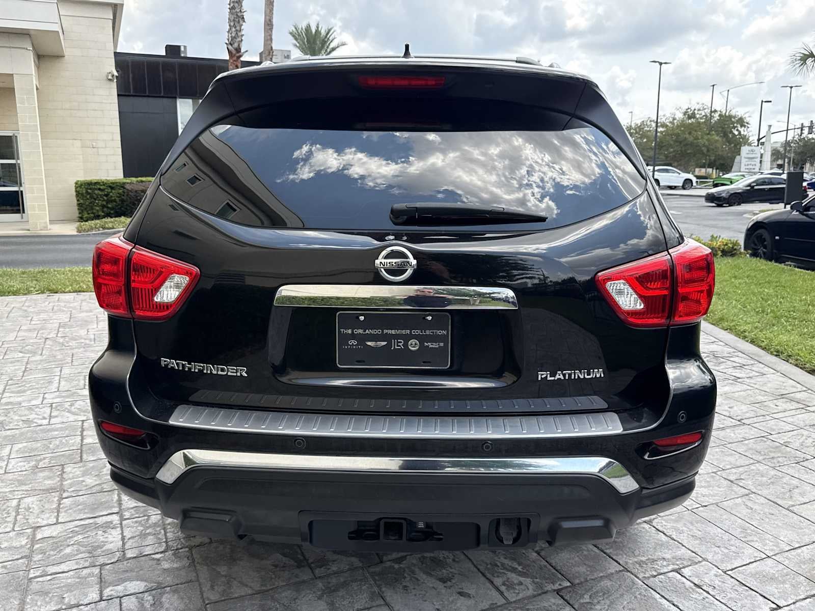 2017 Nissan Pathfinder Platinum