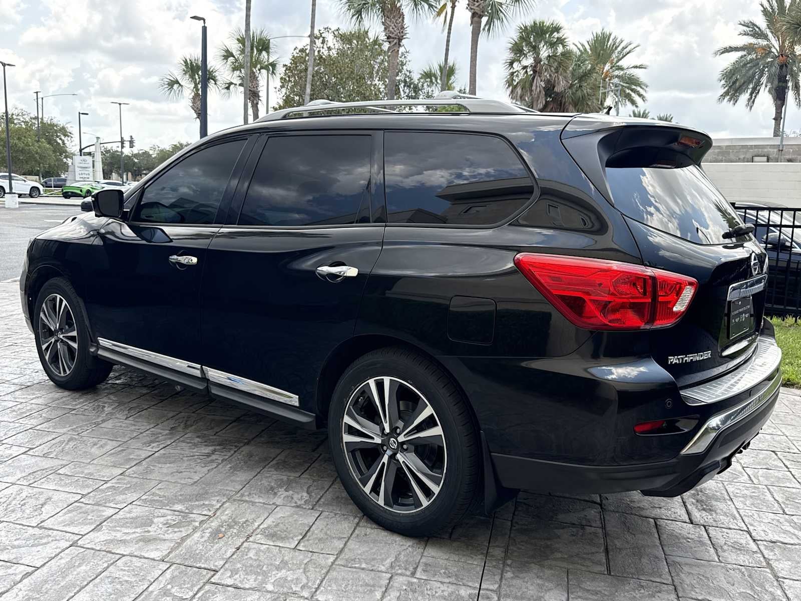 2017 Nissan Pathfinder Platinum
