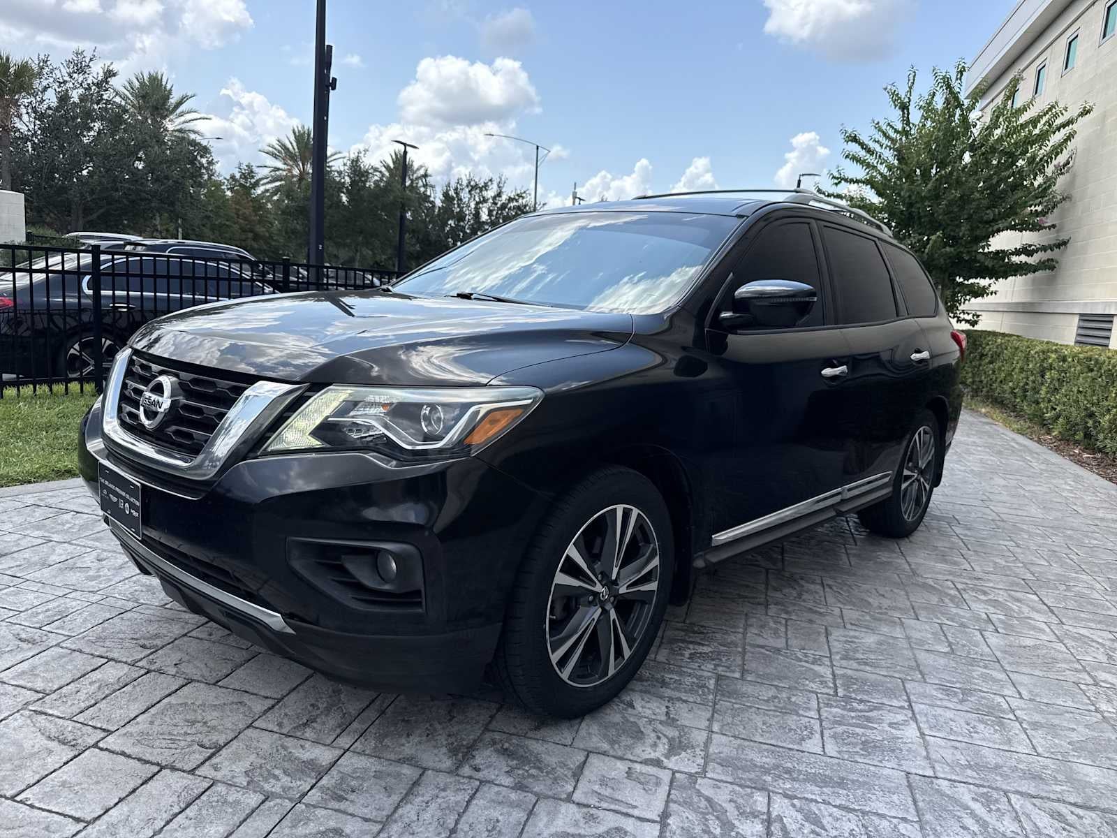 2017 Nissan Pathfinder Platinum