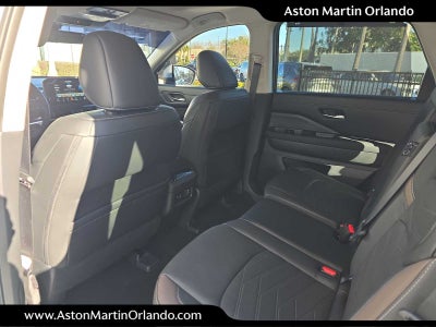 2025 Nissan Pathfinder Platinum