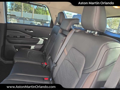 2025 Nissan Pathfinder Platinum