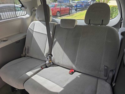 2016 Toyota Sienna LE