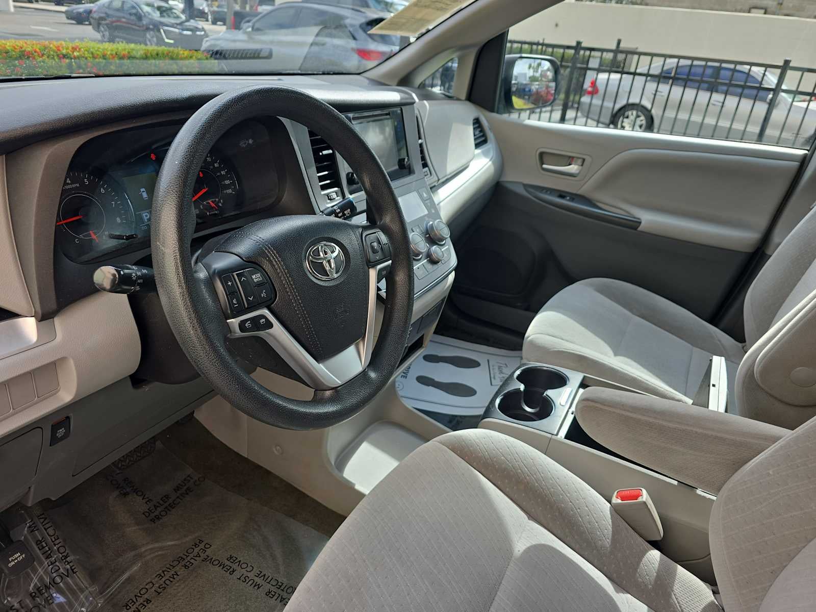 2016 Toyota Sienna LE