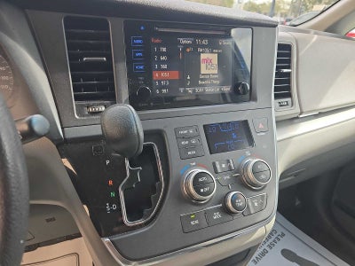 2016 Toyota Sienna LE