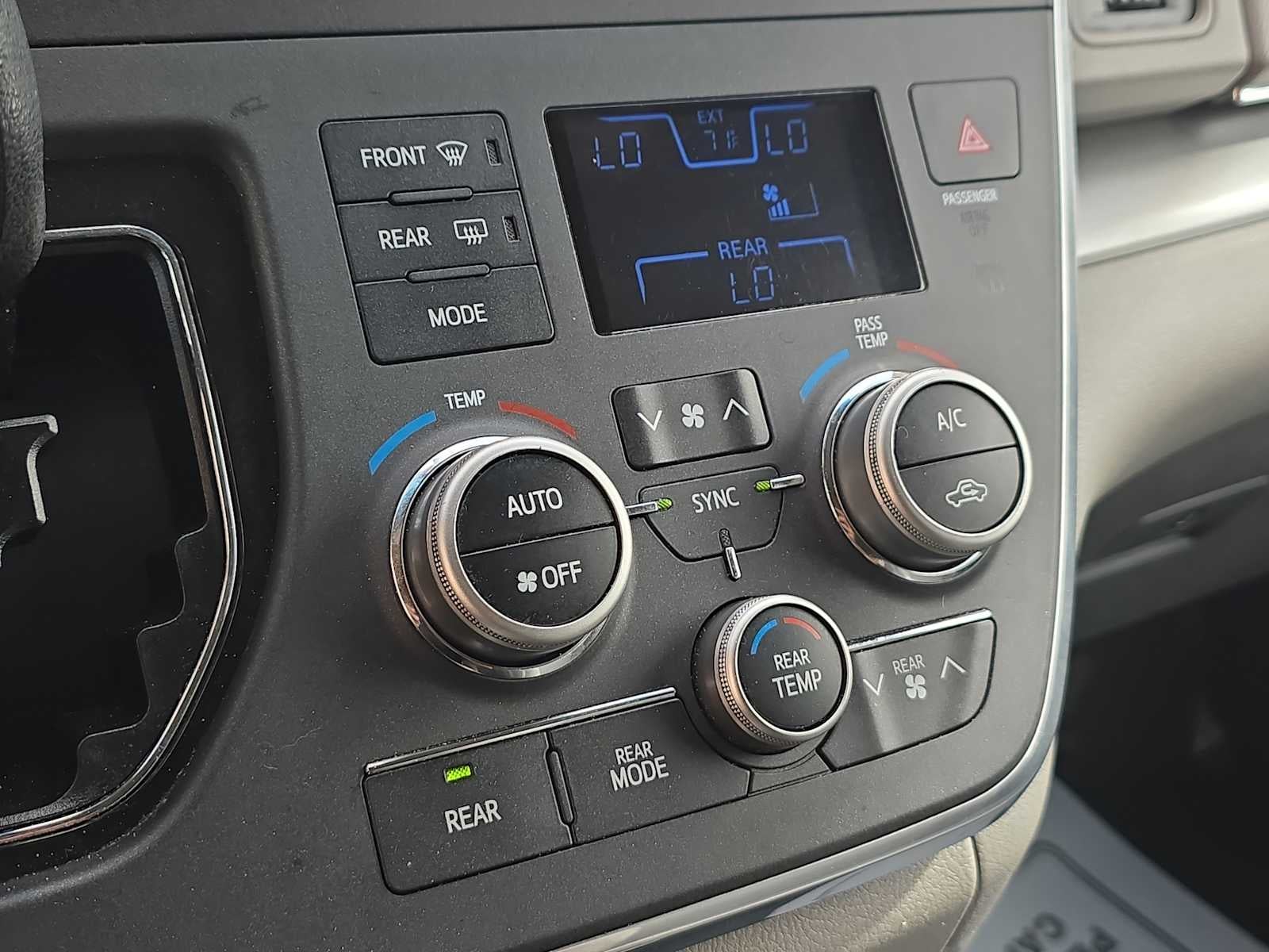 2016 Toyota Sienna LE