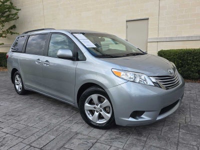 2016 Toyota Sienna LE