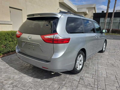 2016 Toyota Sienna LE