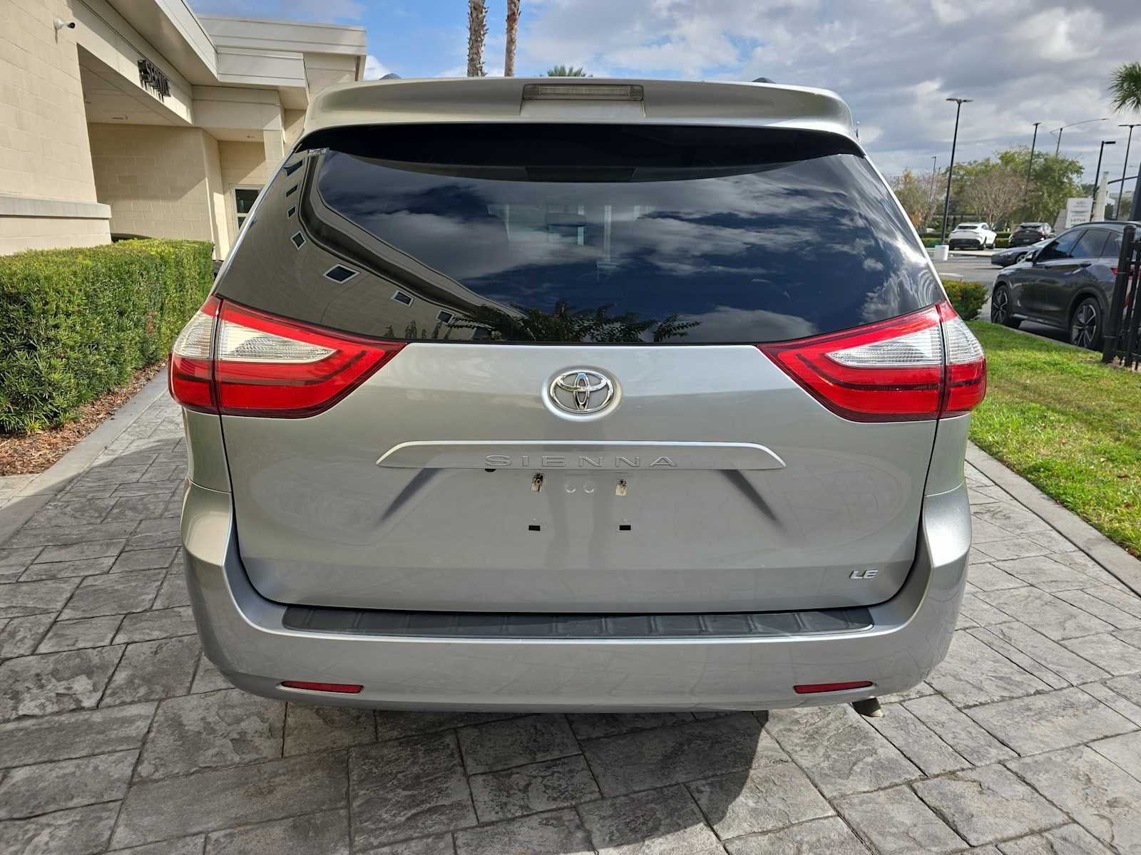 2016 Toyota Sienna LE