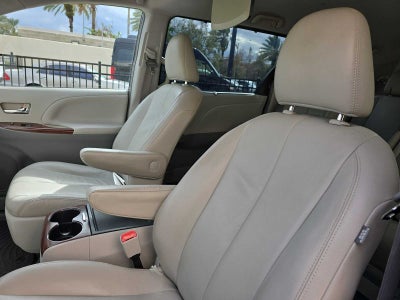 2014 Toyota Sienna XLE