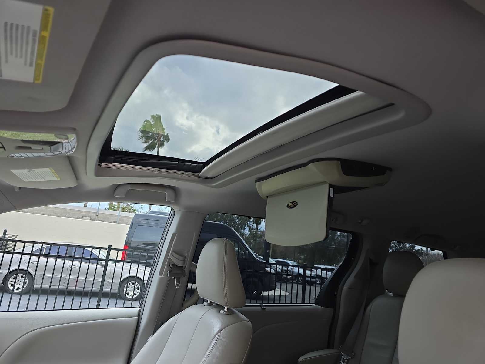 2014 Toyota Sienna XLE