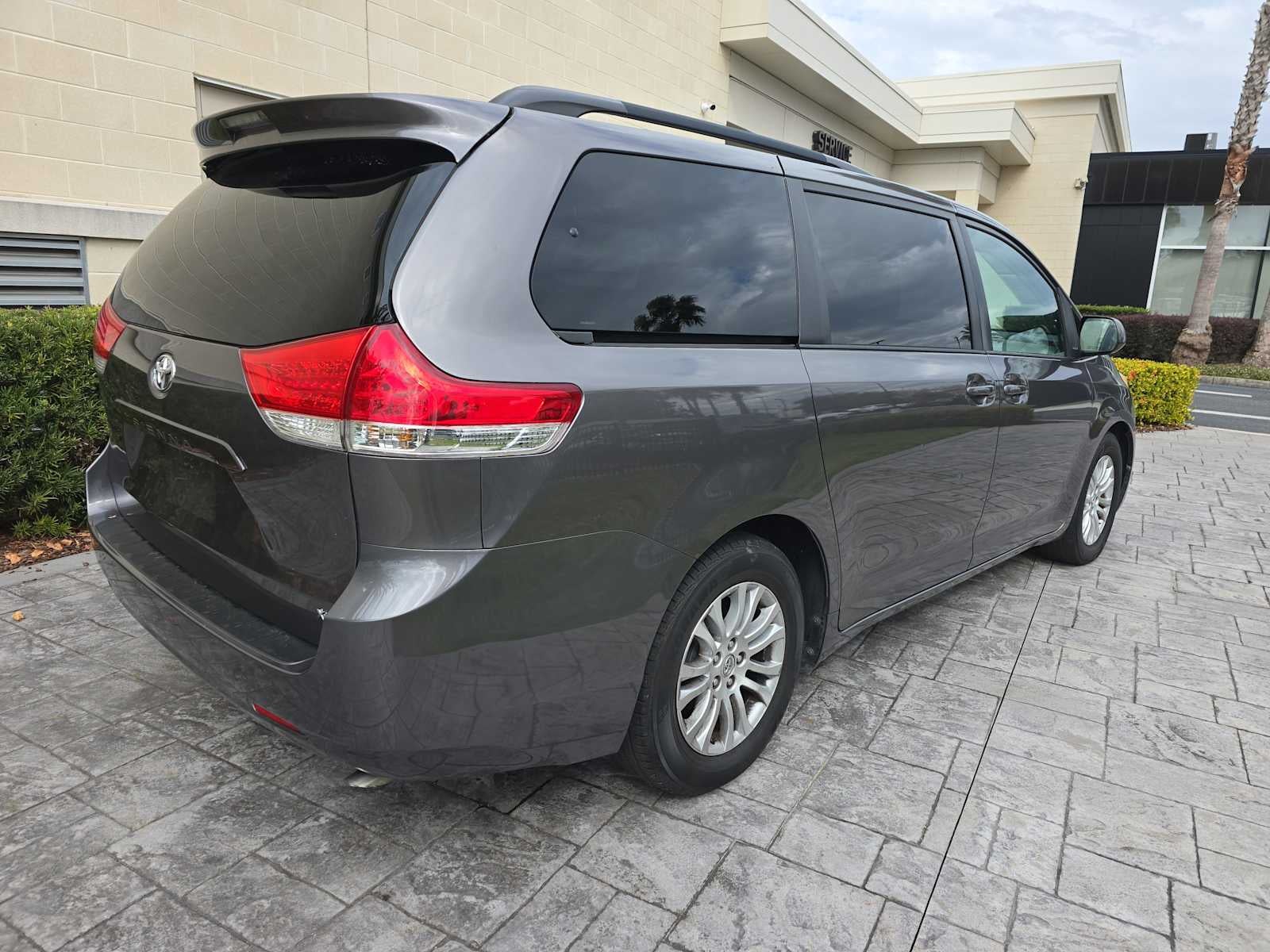 2014 Toyota Sienna XLE