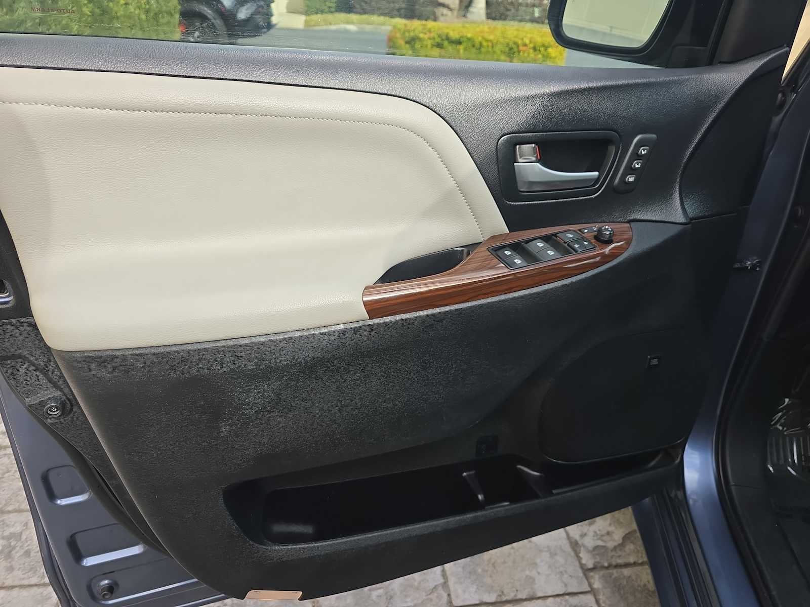 2015 Toyota Sienna Ltd