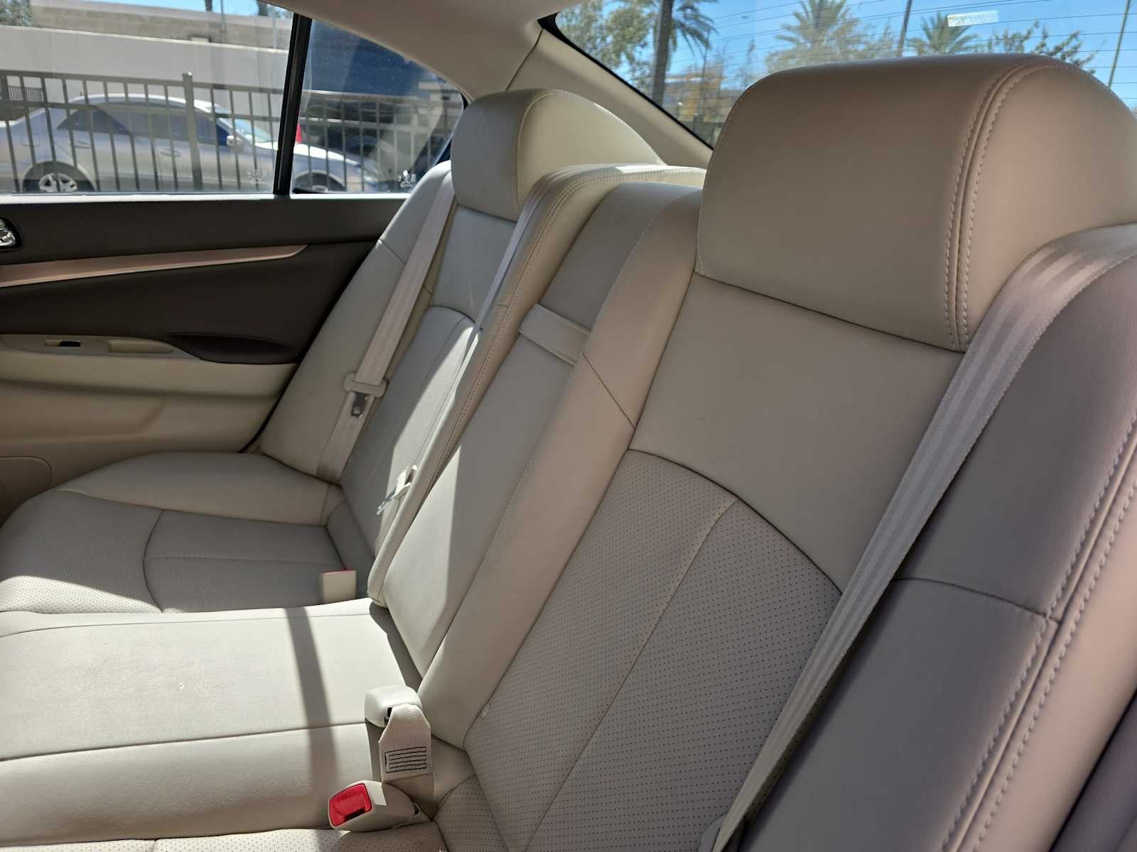 2015 INFINITI Q40 4dr Sdn RWD