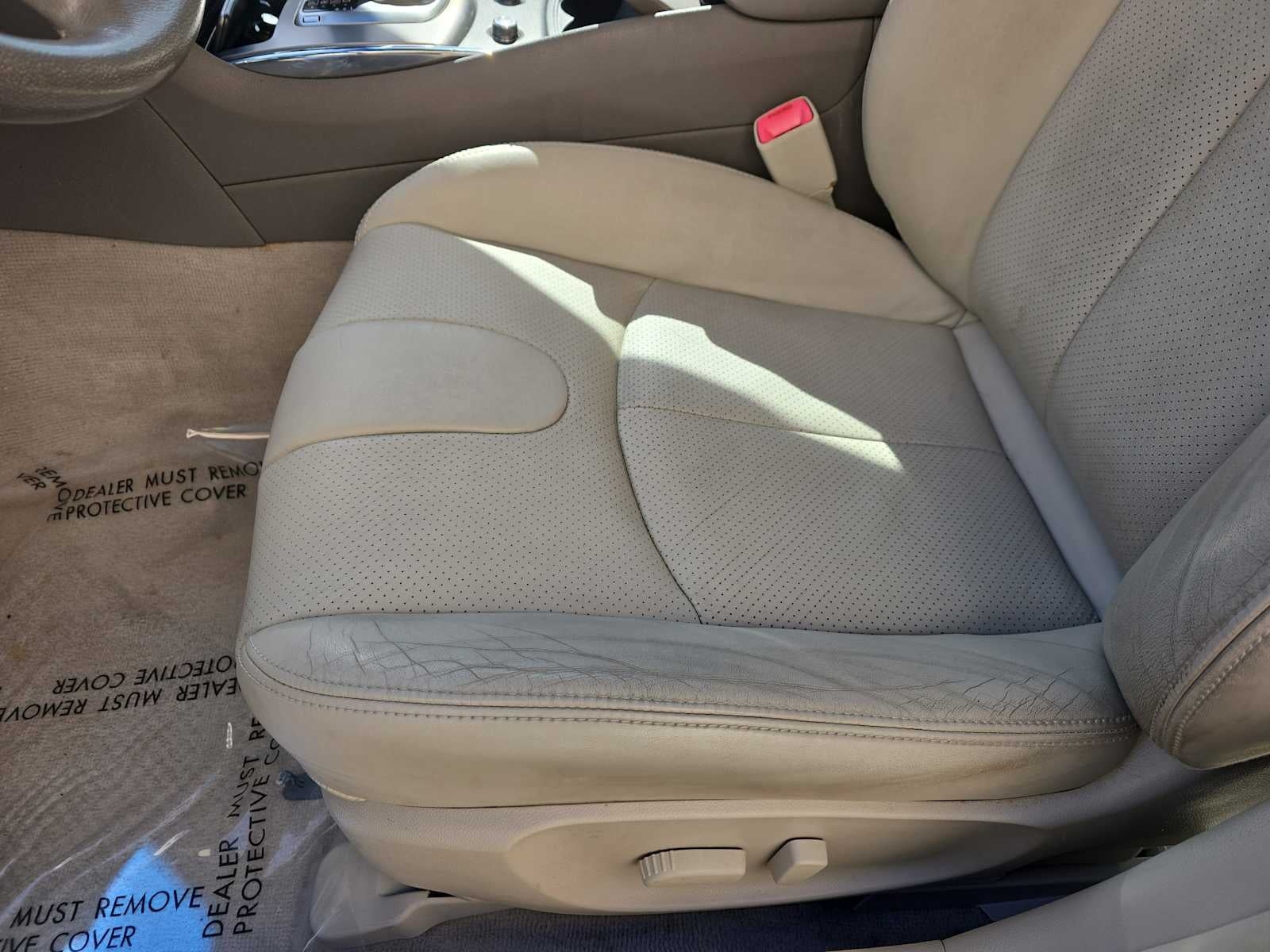 2015 INFINITI Q40 4dr Sdn RWD