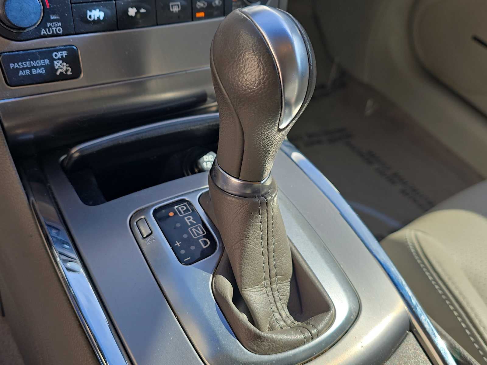 2015 INFINITI Q40 4dr Sdn RWD