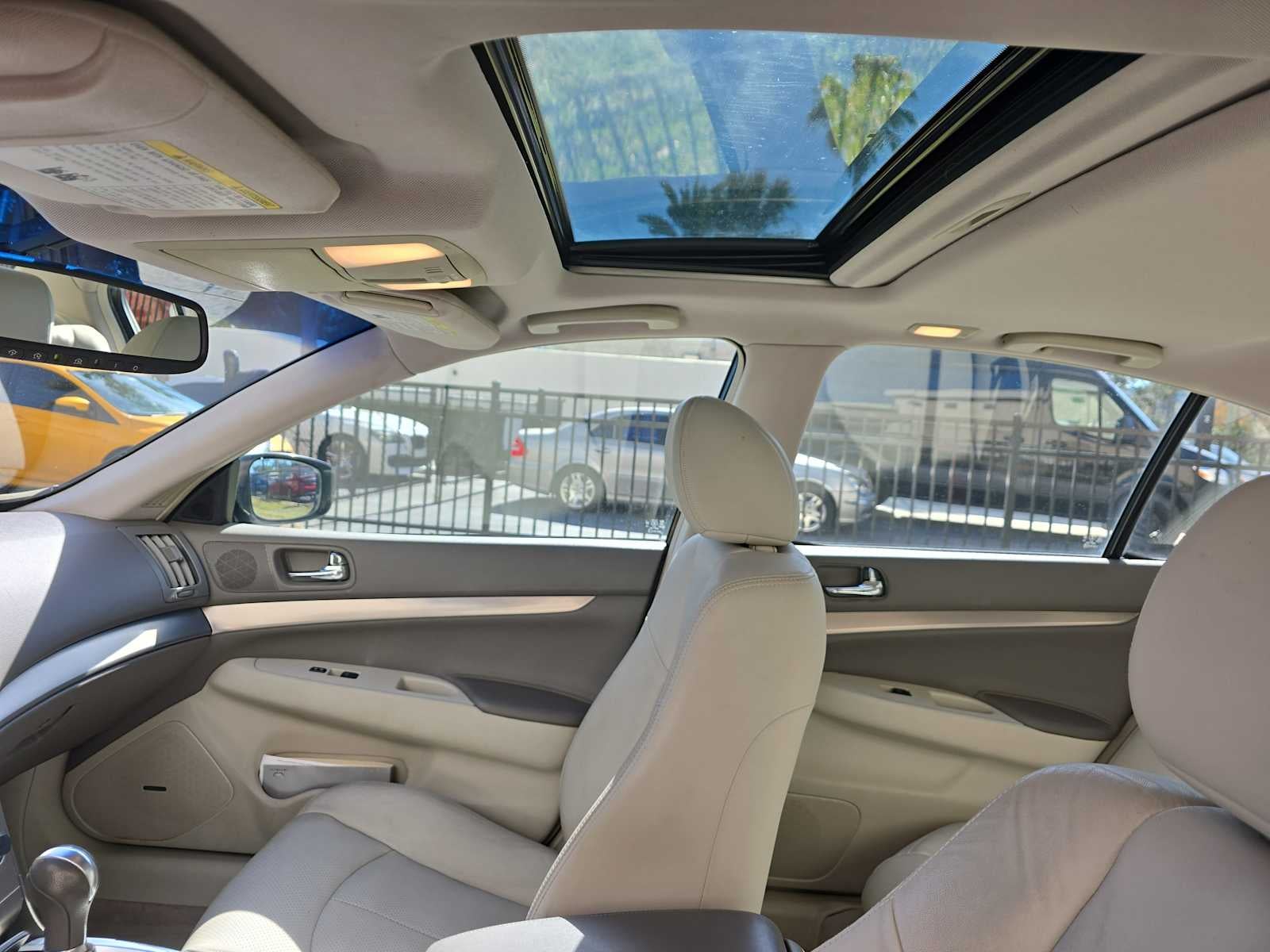 2015 INFINITI Q40 4dr Sdn RWD