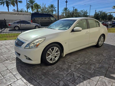 2015 INFINITI Q40 4dr Sdn RWD