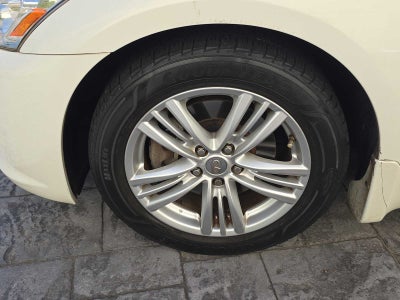 2015 INFINITI Q40 4dr Sdn RWD