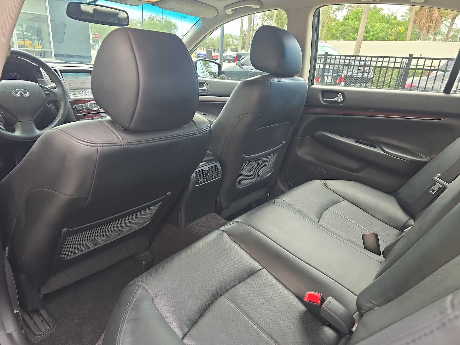 2013 INFINITI G37 Sedan x