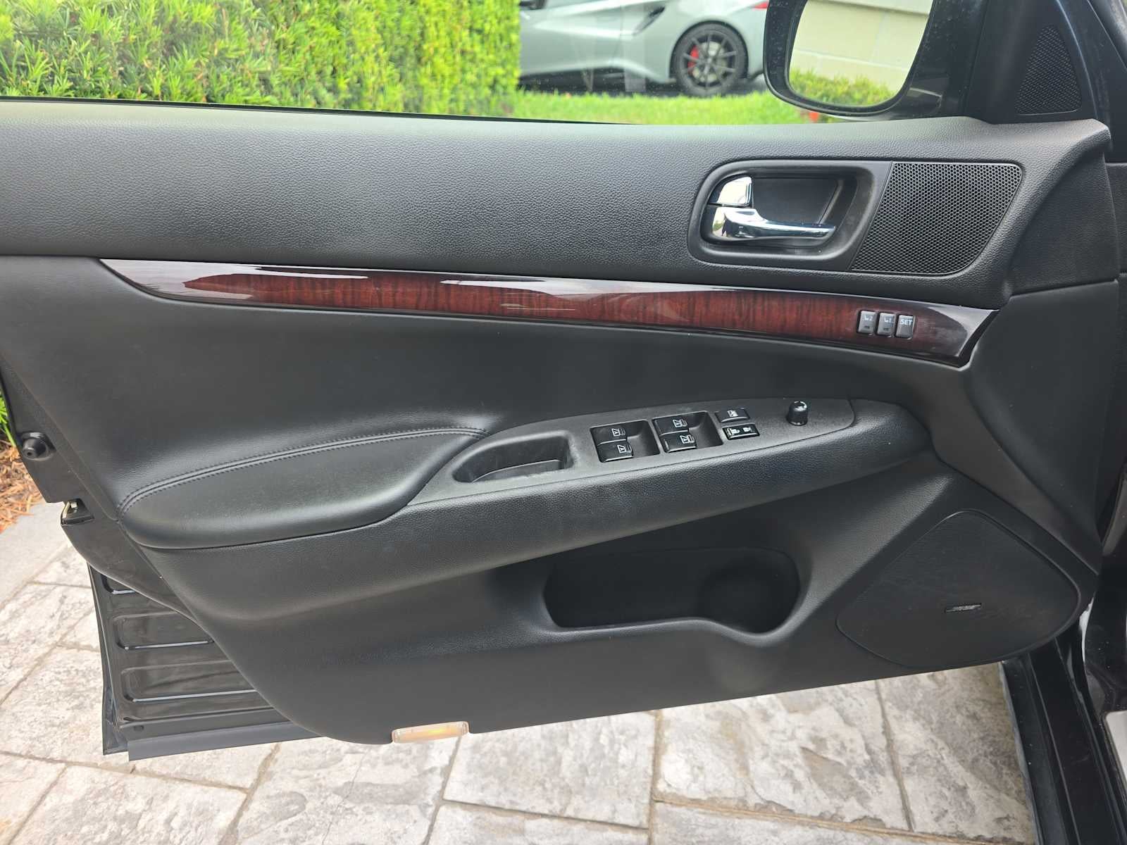 2013 INFINITI G37 Sedan x