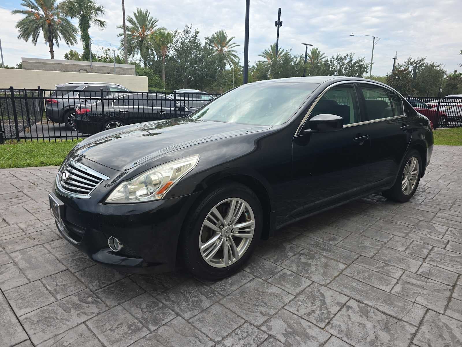 2013 INFINITI G37 Sedan x