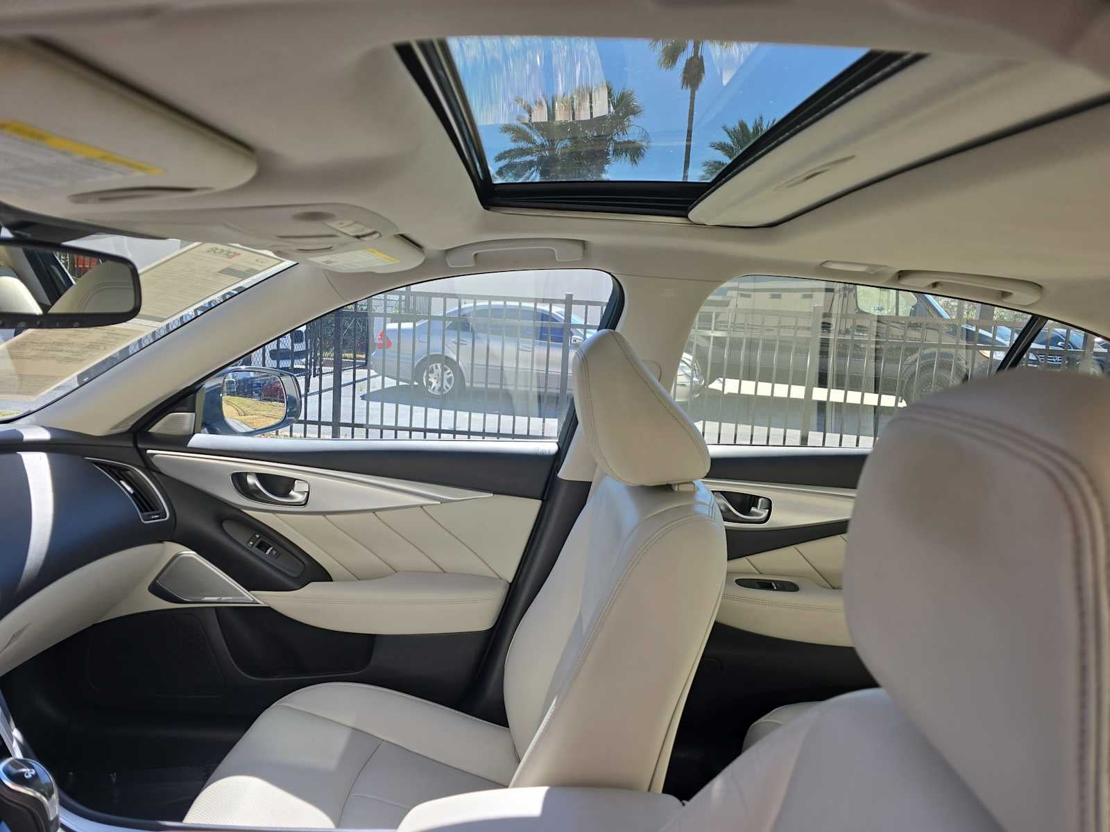 2023 INFINITI Q50 LUXE