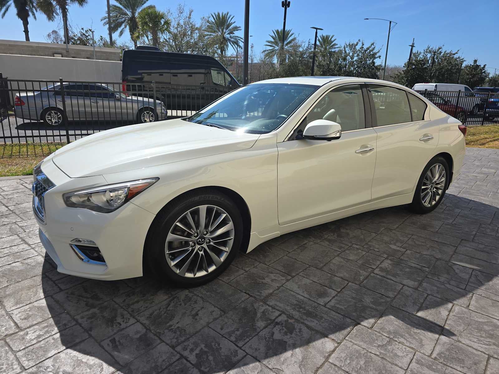 2023 INFINITI Q50 LUXE
