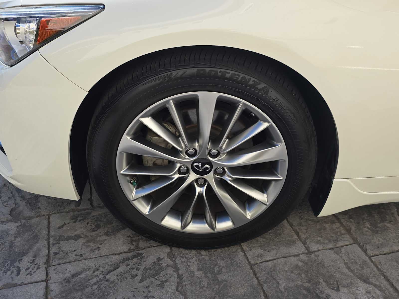 2023 INFINITI Q50 LUXE