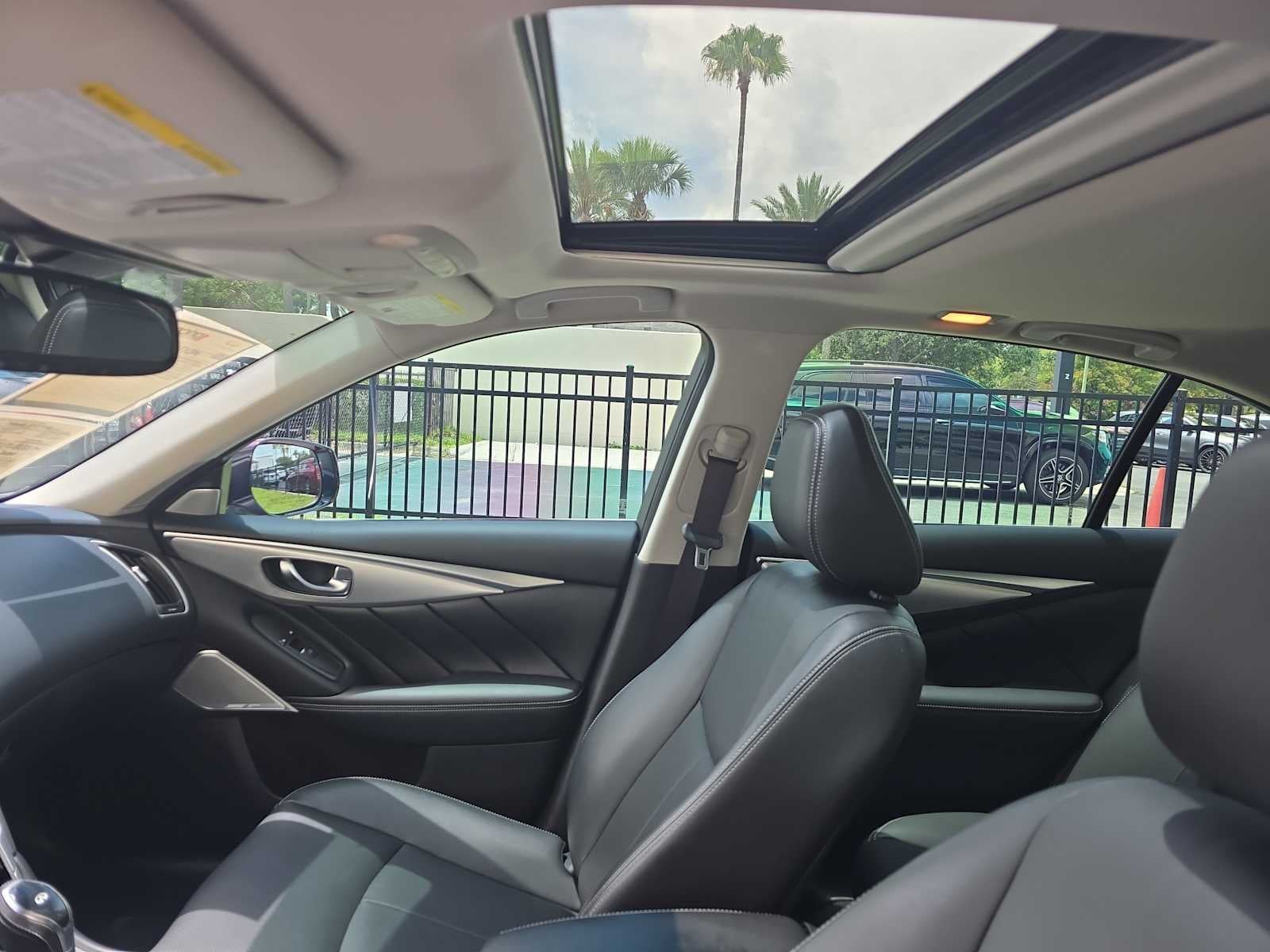 2023 INFINITI Q50 LUXE
