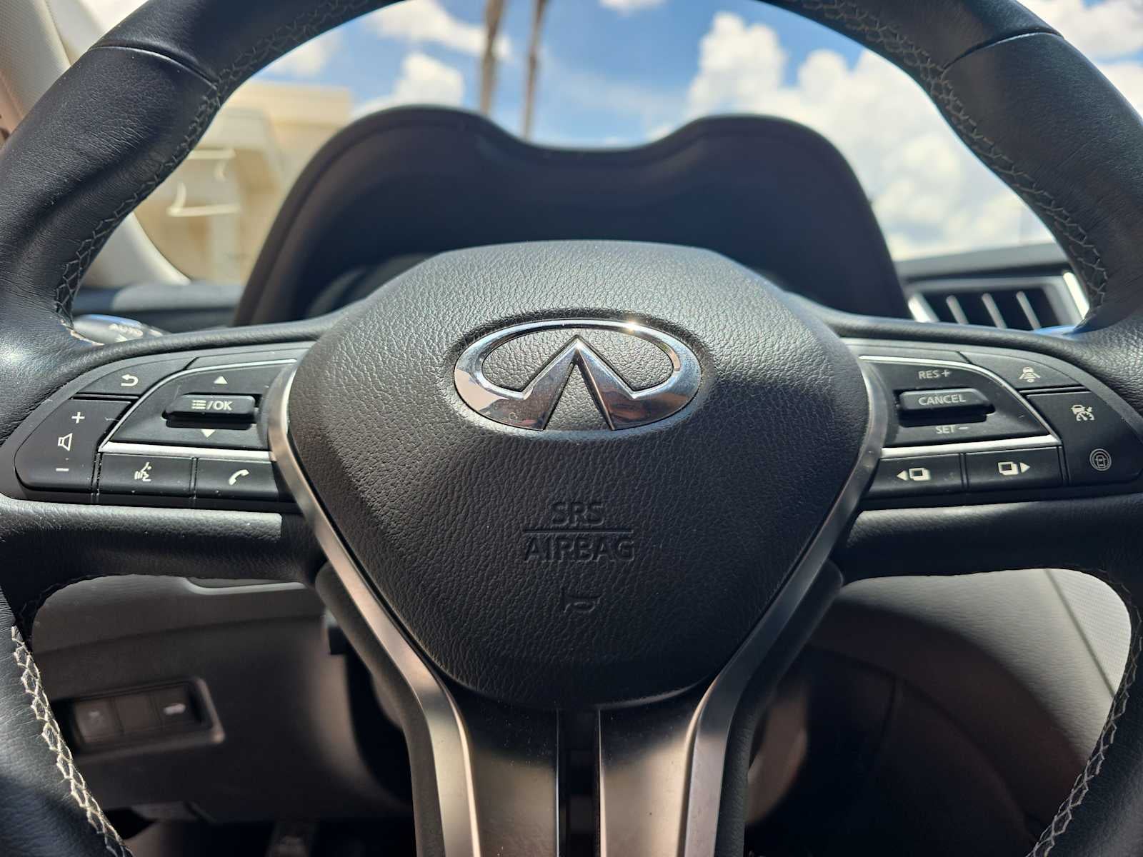 2023 INFINITI Q50 LUXE