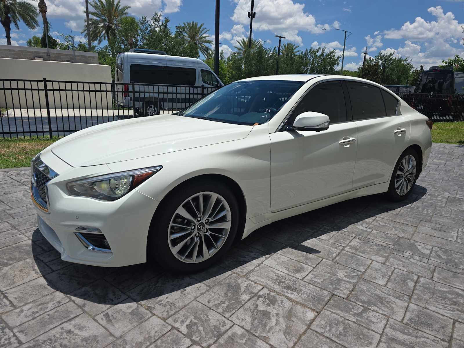 2023 INFINITI Q50 LUXE