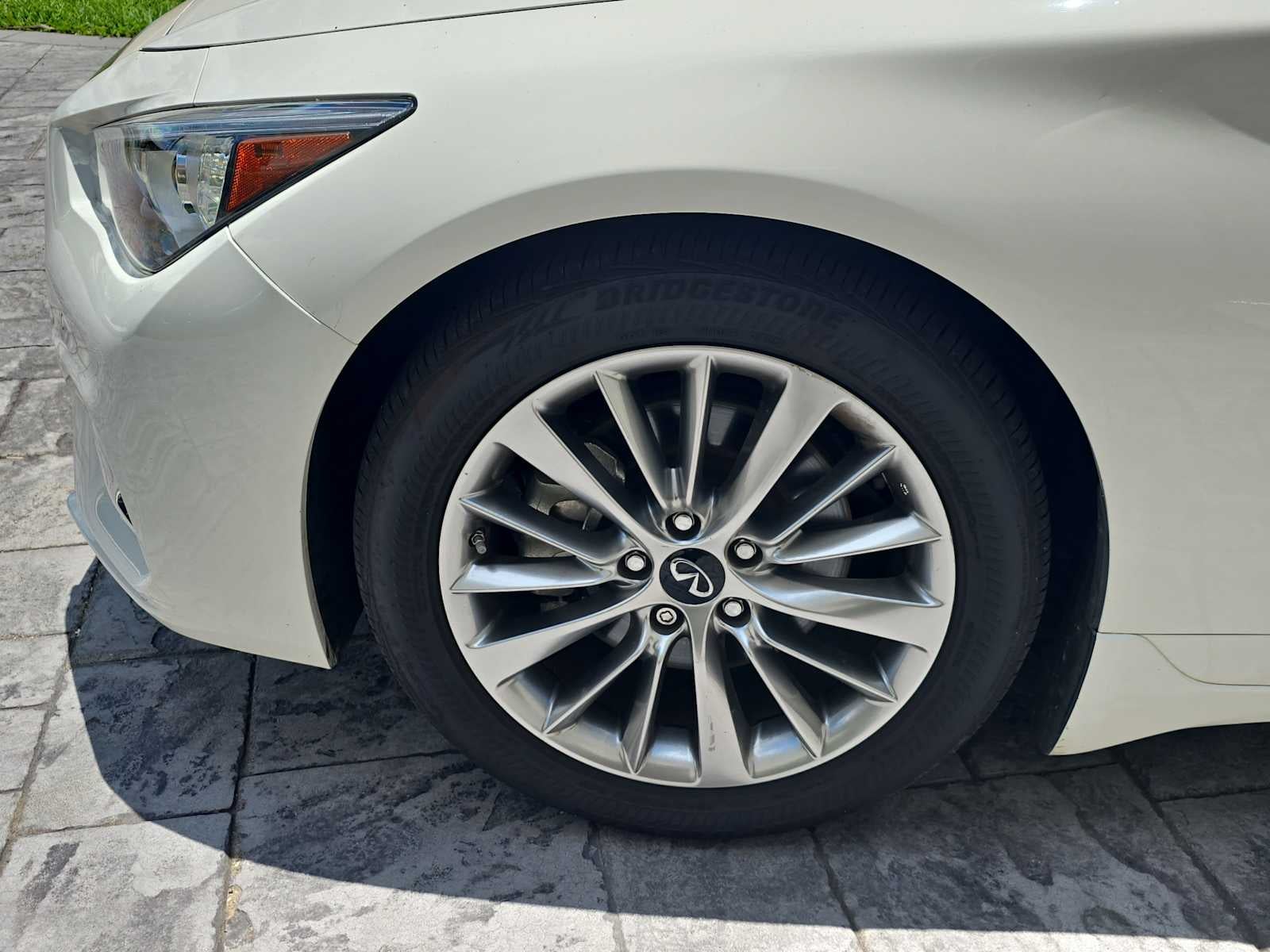 2023 INFINITI Q50 LUXE