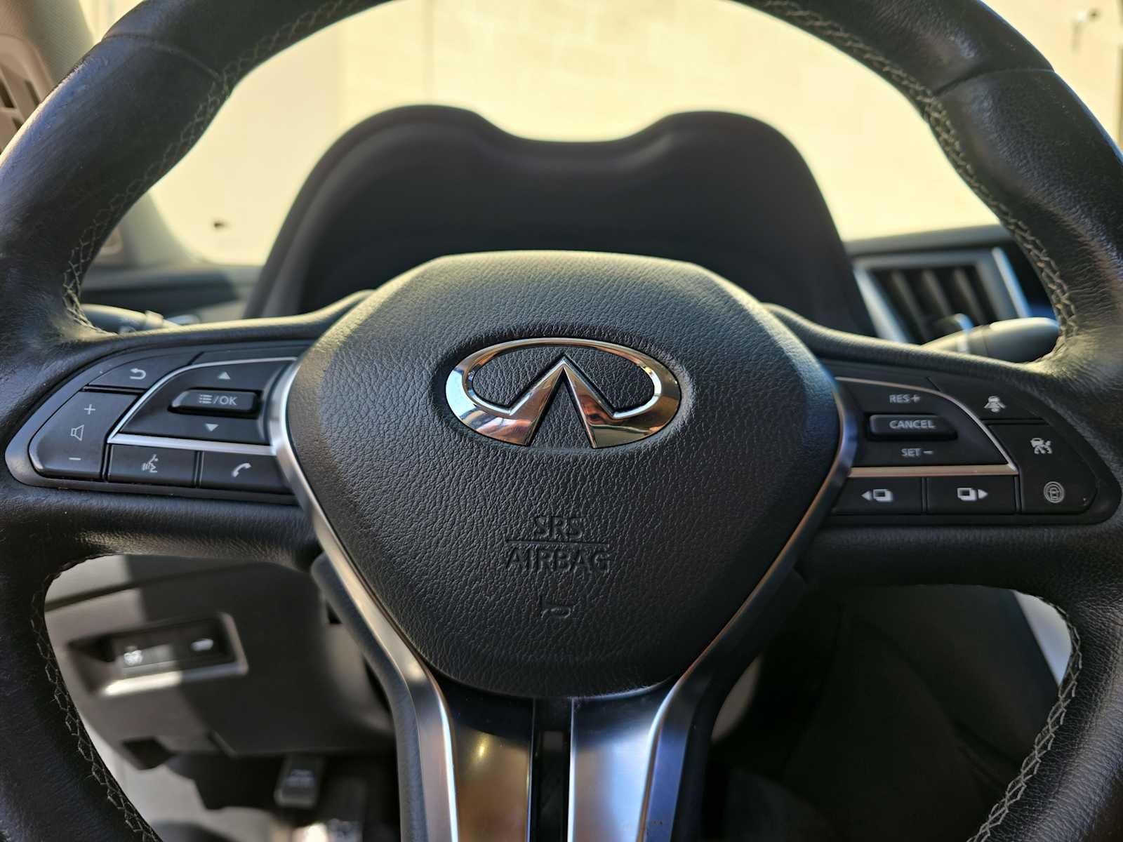 2023 INFINITI Q50 LUXE