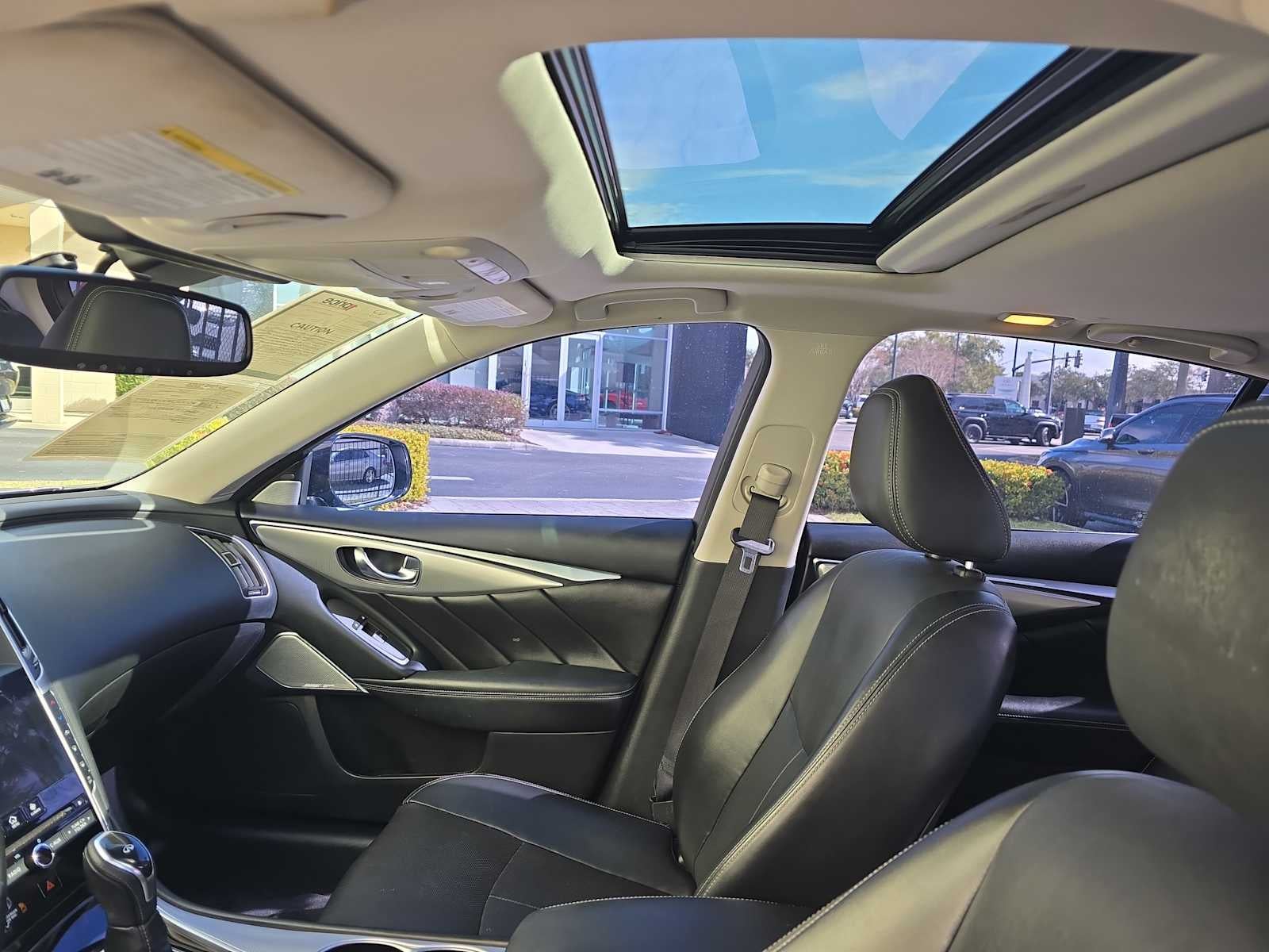 2023 INFINITI Q50 LUXE