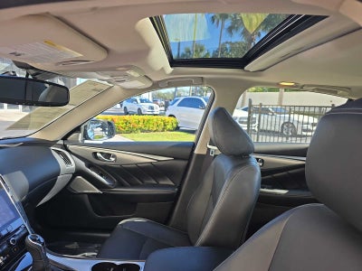 2023 INFINITI Q50 LUXE