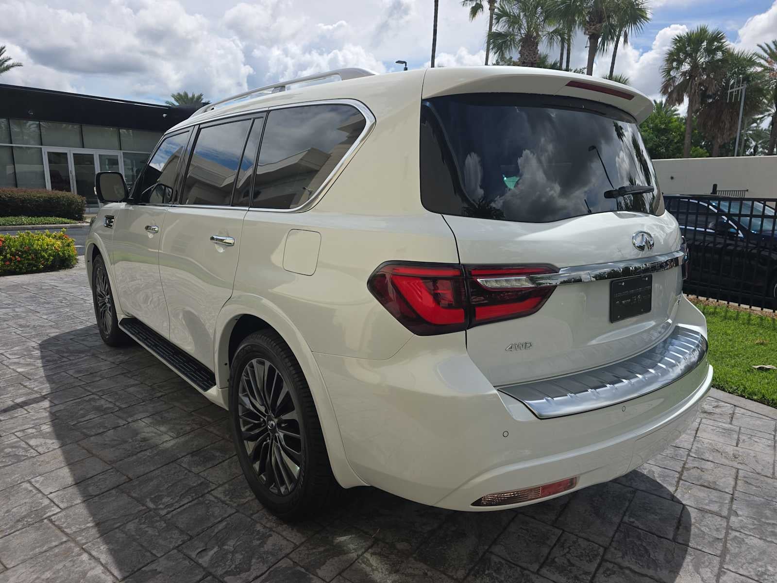 2023 INFINITI QX80 PREMIUM SELECT