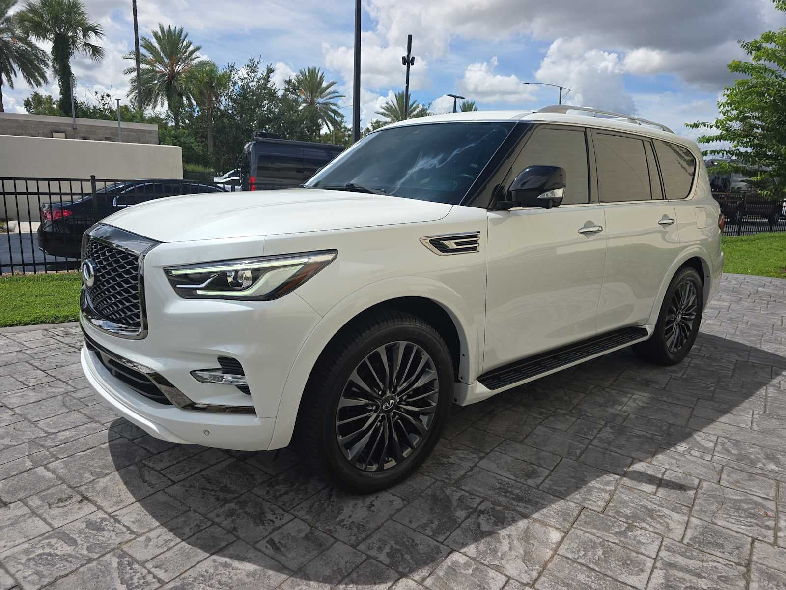 2023 INFINITI QX80 PREMIUM SELECT