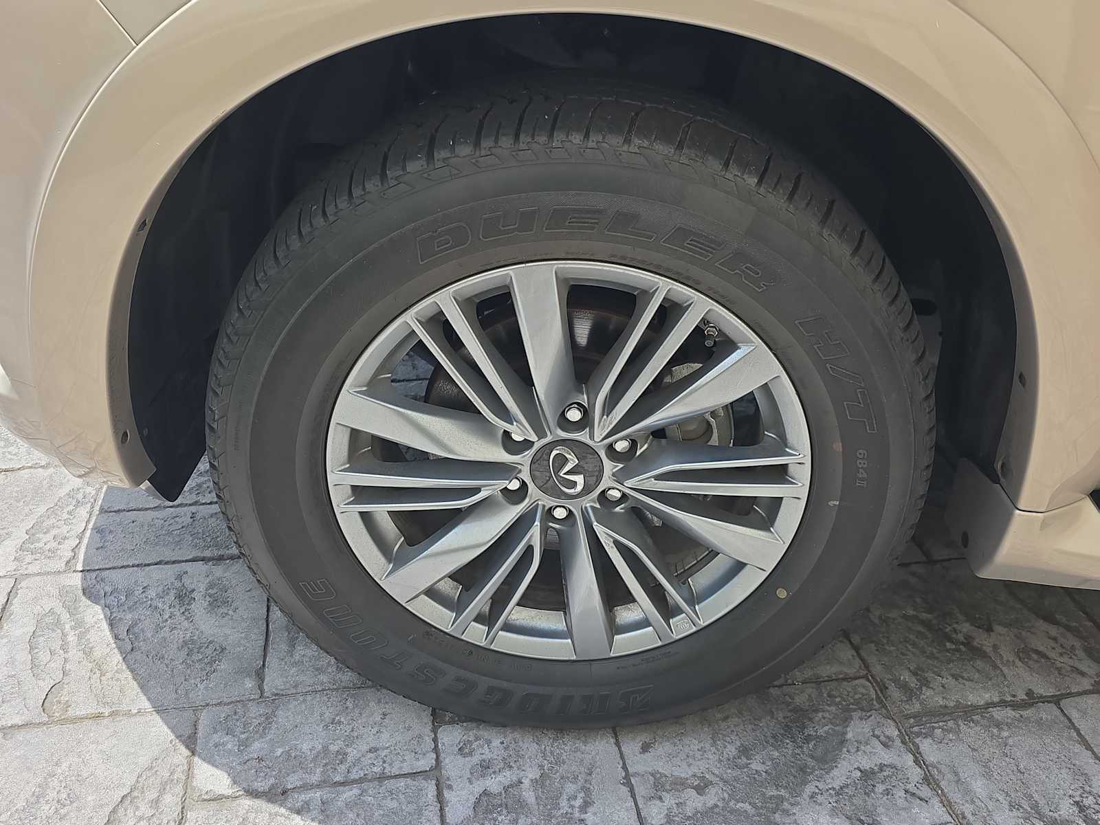 2024 INFINITI QX80 LUXE