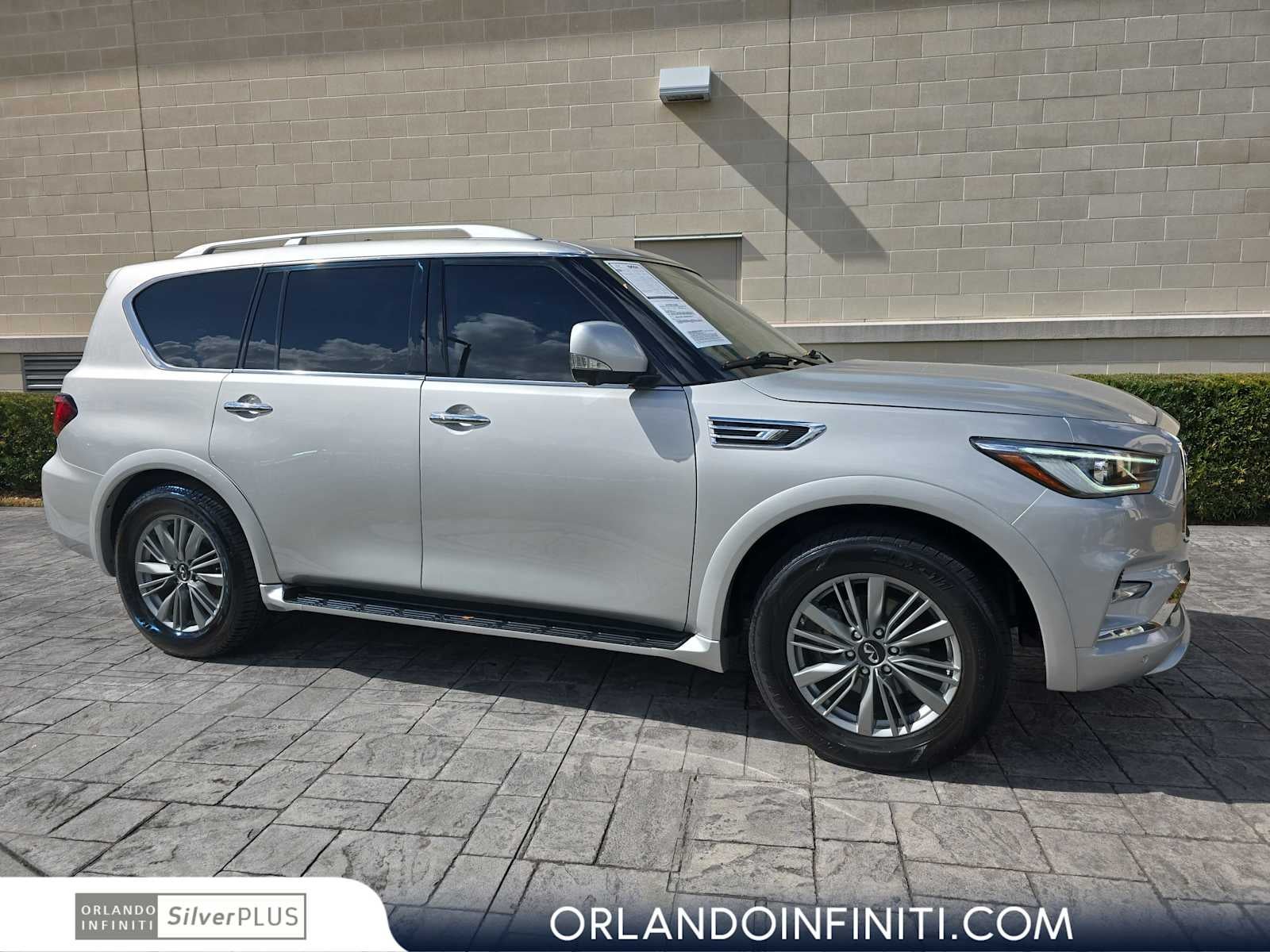2021 INFINITI QX80 LUXE
