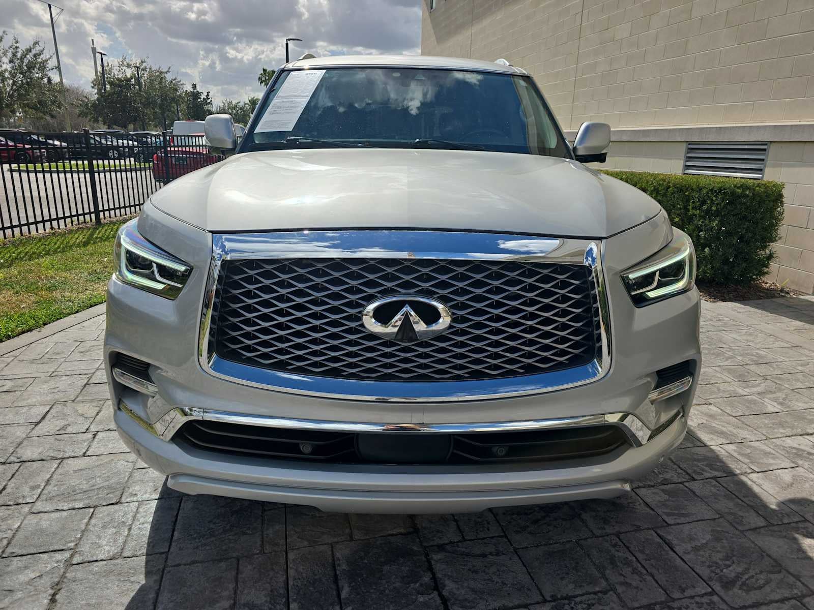 2021 INFINITI QX80 LUXE