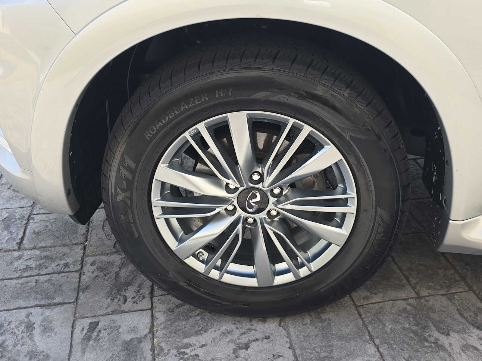 2021 INFINITI QX80 LUXE