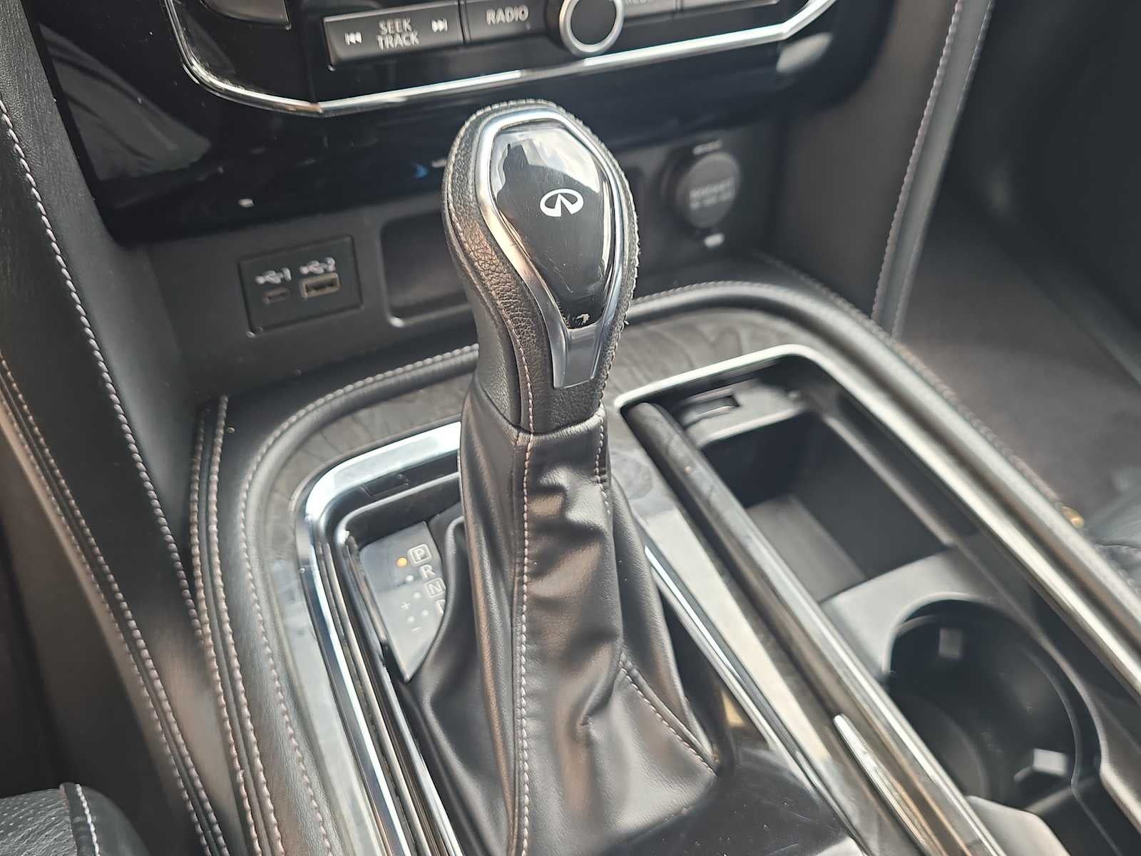 2021 INFINITI QX80 LUXE