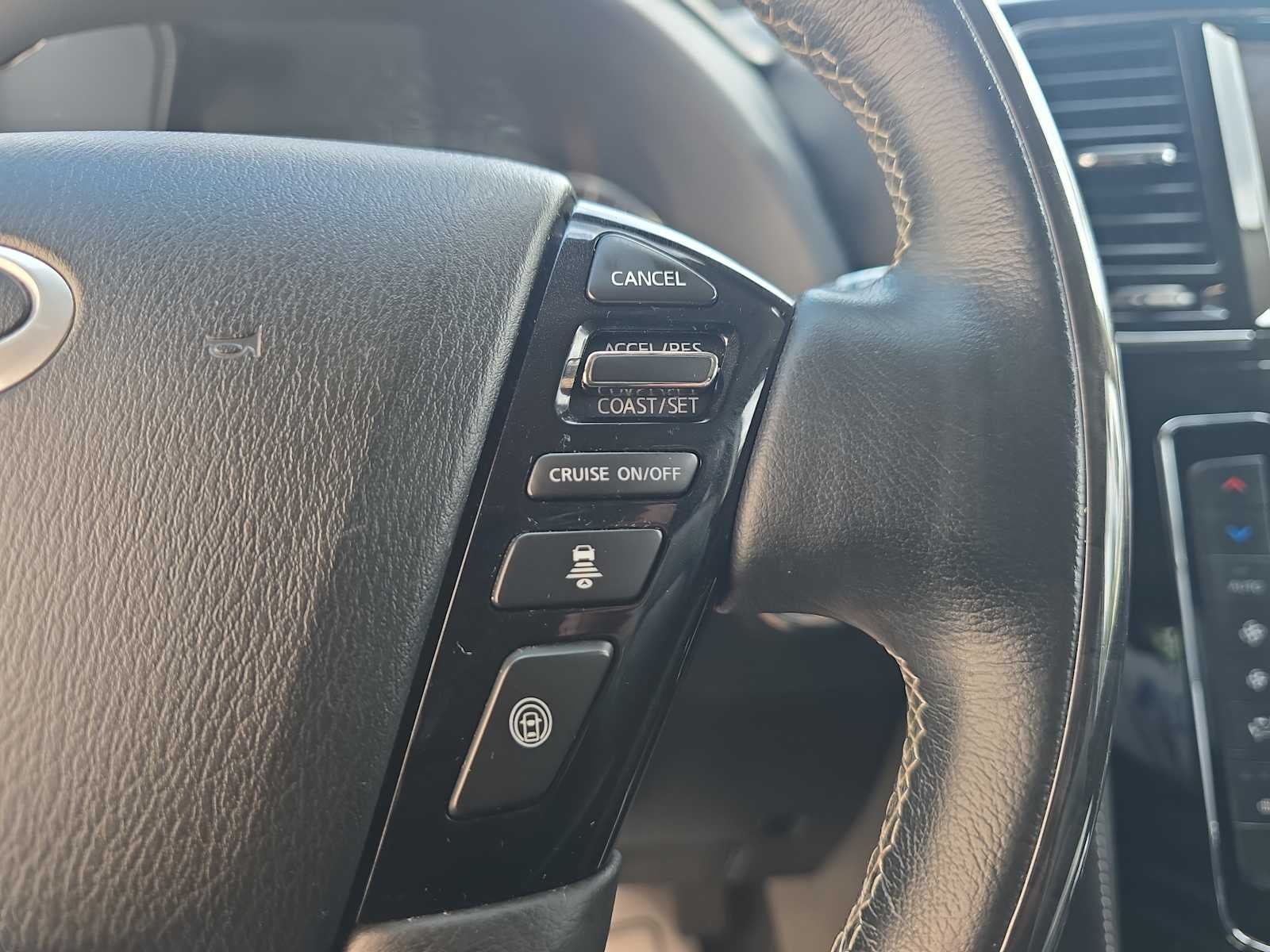 2021 INFINITI QX80 LUXE