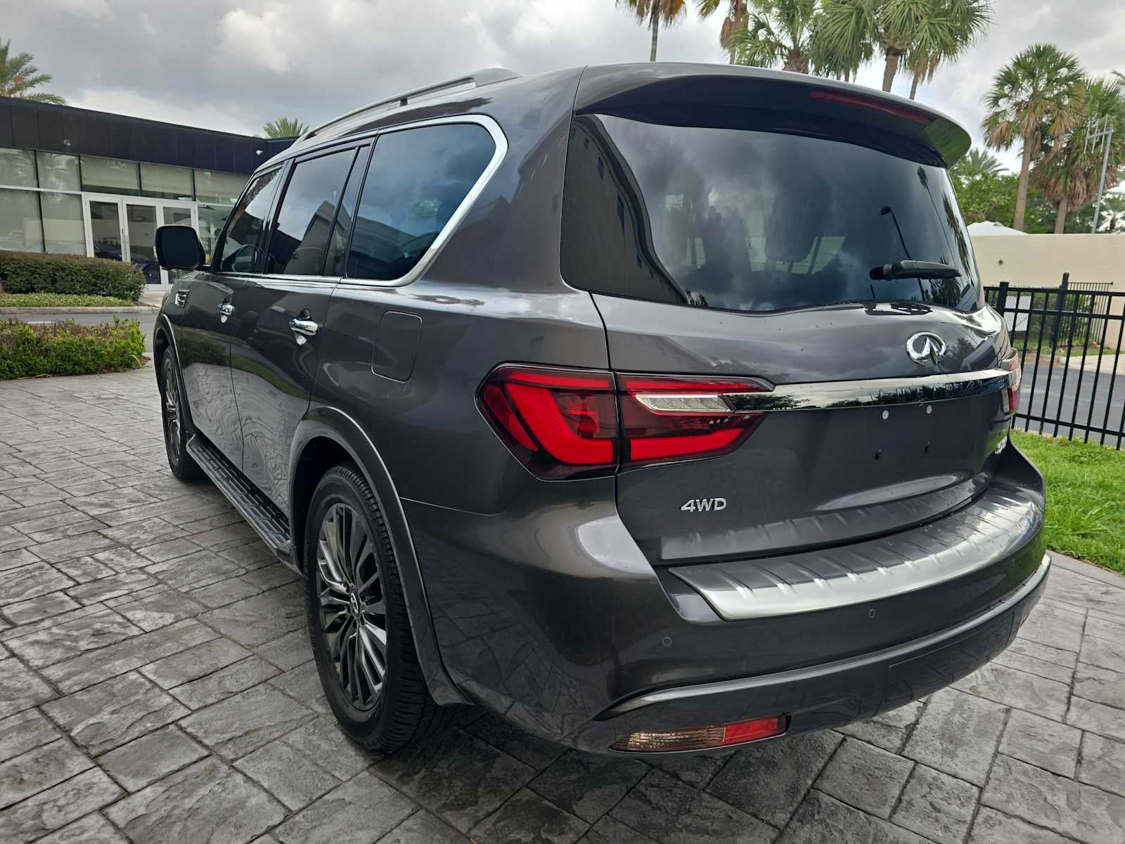 2023 INFINITI QX80 PREMIUM SELECT